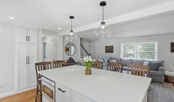 42 Matthies St, Beverly, MA 01915