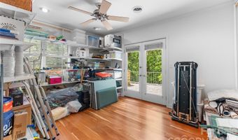 200 Robinhood Rd, Asheville, NC 28804