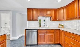 31 Ashton St, Beverly, MA 01915