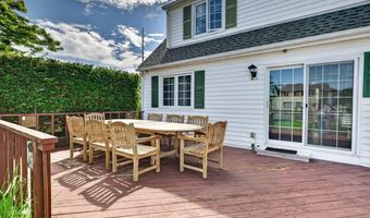 20 Bayview Ln, Amityville, NY 11701