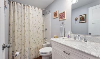37 Trolly Farm Way, Falmouth, ME 04105