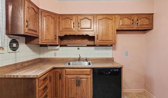 228 Newton Pl, Ballwin, MO 63021
