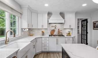 130 Plain Rd, North Kingstown, RI 02852