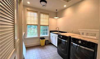 431 Bellevue Ave CH, Newport, RI 02840