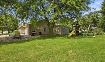 1103 E 1st St, Anamosa, IA 52205