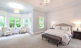 01 Paula Ln, Cranston, RI 02921