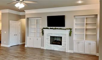 1101 Flat Rock St, Bentonville, AR 72713