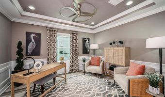 5373 WOLF CREEK Dr, Apollo Beach, FL 33572