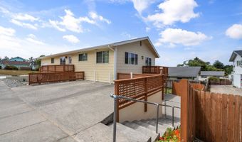 749 1ST St, Brookings, OR 97415