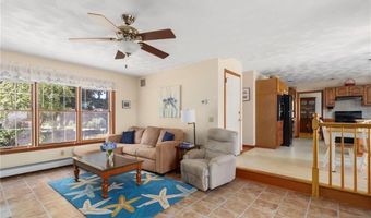 227 Prospect Ave, Middletown, RI 02842