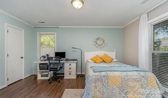 2722 Hillmont Dr, Charlotte, NC 28226