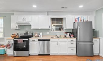 1117 Waylan Ave, Albertville, AL 35950
