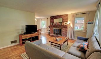 2703 DAWN Dr, Alexandria, VA 22306