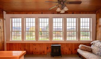 391 Bimson Dr, Barnet, VT 05821