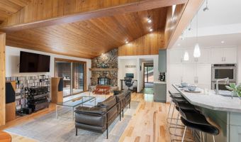 1355 White Oak Dr, Santa Rosa, CA 95409