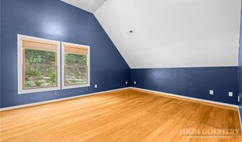 830 W Tweetsie Ln, Banner Elk, NC 28604