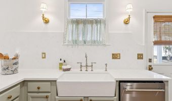 1711 Duke St, Beaufort, SC 29902