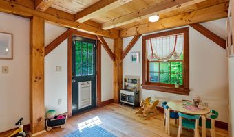 155 Sweeney Ln, Cambridge, VT 05464