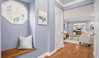 5714 HUNTINGTON Pkwy, Bethesda, MD 20814