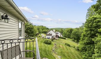 12 Logans Way, Danbury, CT 06811