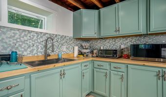 2409 W State Rd, Ashby, MA 01431