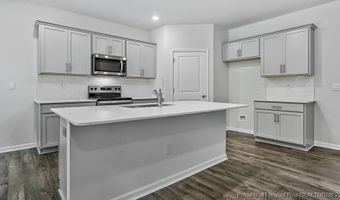 1049 Misty Creek Dr, Aberdeen, NC 28315