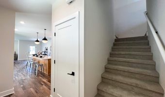 433 E Douglas Ave, Andover, KS 67002