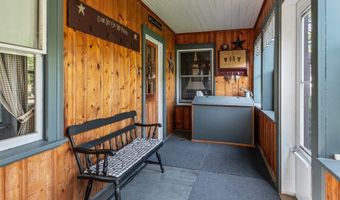 89 Elm St, Blackstone, MA 01504