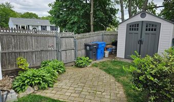 3 Bank St, Cranston, RI 02920