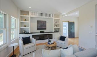 26 Old Stone Church Rd, Little Compton, RI 02837