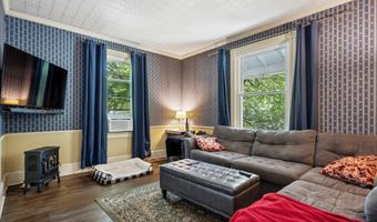 43 E HENRY St, Palmyra, NJ 08065
