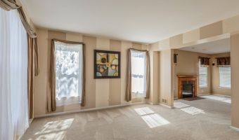 7 Lake Plumleigh Ct, Algonquin, IL 60102