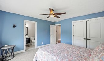 6040 White Ash Ct, Avon, IN 46123