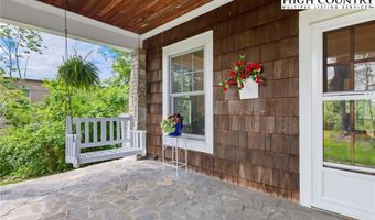 140 Library Ln, Banner Elk, NC 28604