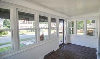 2741 Hillcrest Ave, Alton, IL 62002