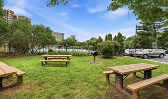7525 SPRING LAKE Dr #C2, Bethesda, MD 20817