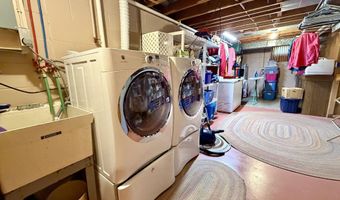 111 Church Dr, Aberdeen, SD 57401