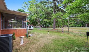79 Walnut St, Badin, NC 28009