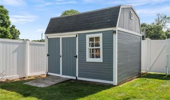 18 Valley Stream Dr, Cumberland, RI 02864