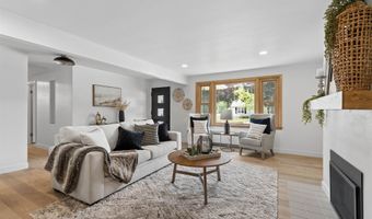 2219 N UNION St, Appleton, WI 54911
