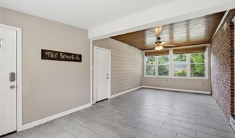 9860 Berwick Dr, Affton, MO 63123