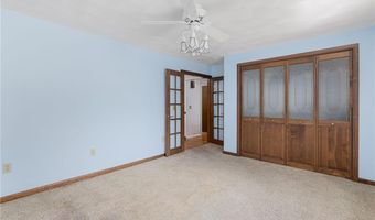 8 Meadow Ln, Coventry, RI 02816