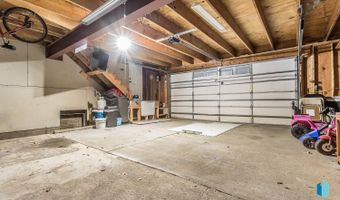 205 S 1st Ave, Brandon, SD 57005