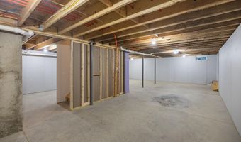 319 Harmons Corner Rd, Auburn, ME 04210