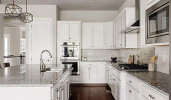 27430 E Lakeview Dr, Aurora, CO 80016