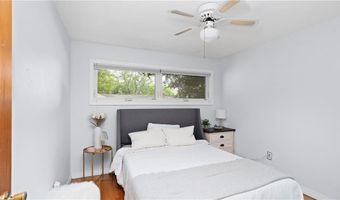 48 Flagg Ave, Warwick, RI 02886