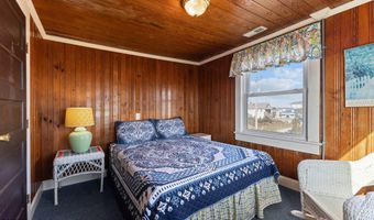 202 Glenn St, Atlantic Beach, NC 28512