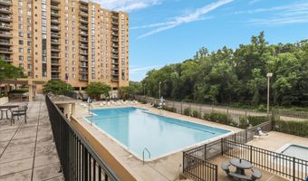 4600 S FOUR MILE RUN Dr 207, Arlington, VA 22204