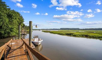 32 Eustis Landing Rd, Beaufort, SC 29907