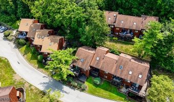 12 Stonehill Dr 1, Alloway, NJ 07462